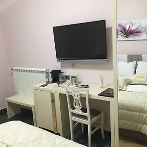 Отель Lux De Paris, Тирана