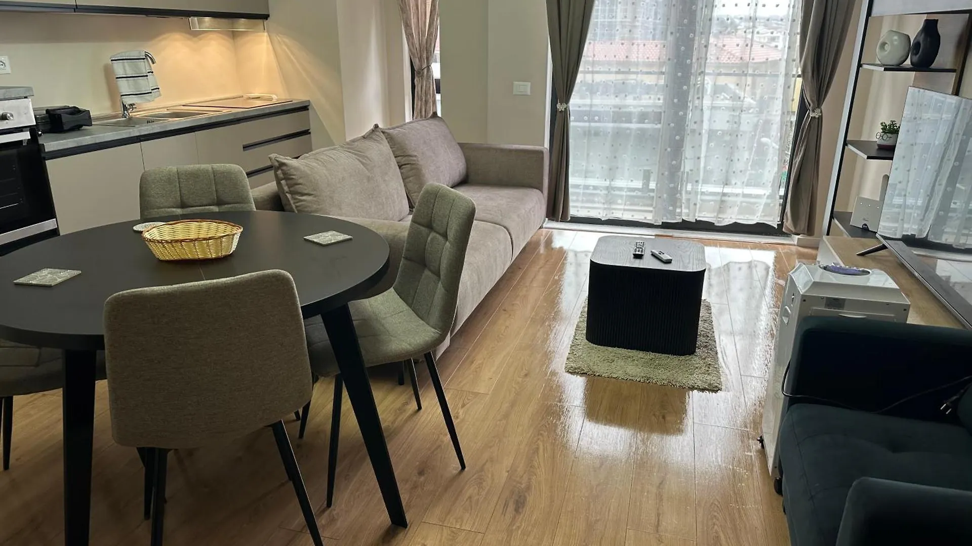 Sisi Apartment 티라나